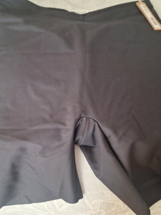 SKIMS Other - Skims Body Butt Enhancing Padded Short Black Onyx - L - BNWT in Package